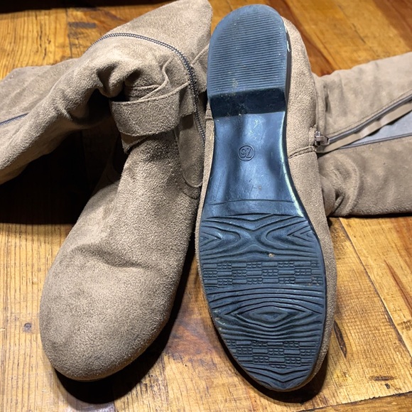 Austin suede boots - Picture 5 of 6